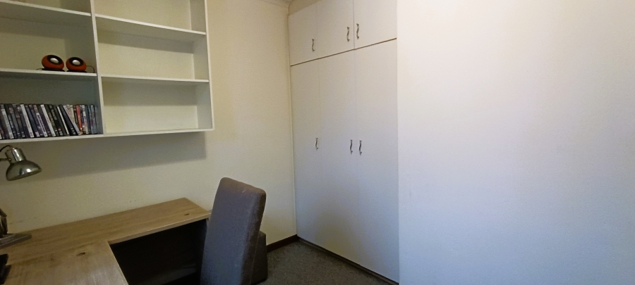 2 Bedroom Property for Sale in Silver Oaks Western Cape